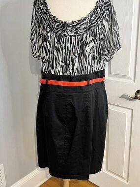 Torrid  Black Midi Skirt with Bright Red Belt size 20 women’s